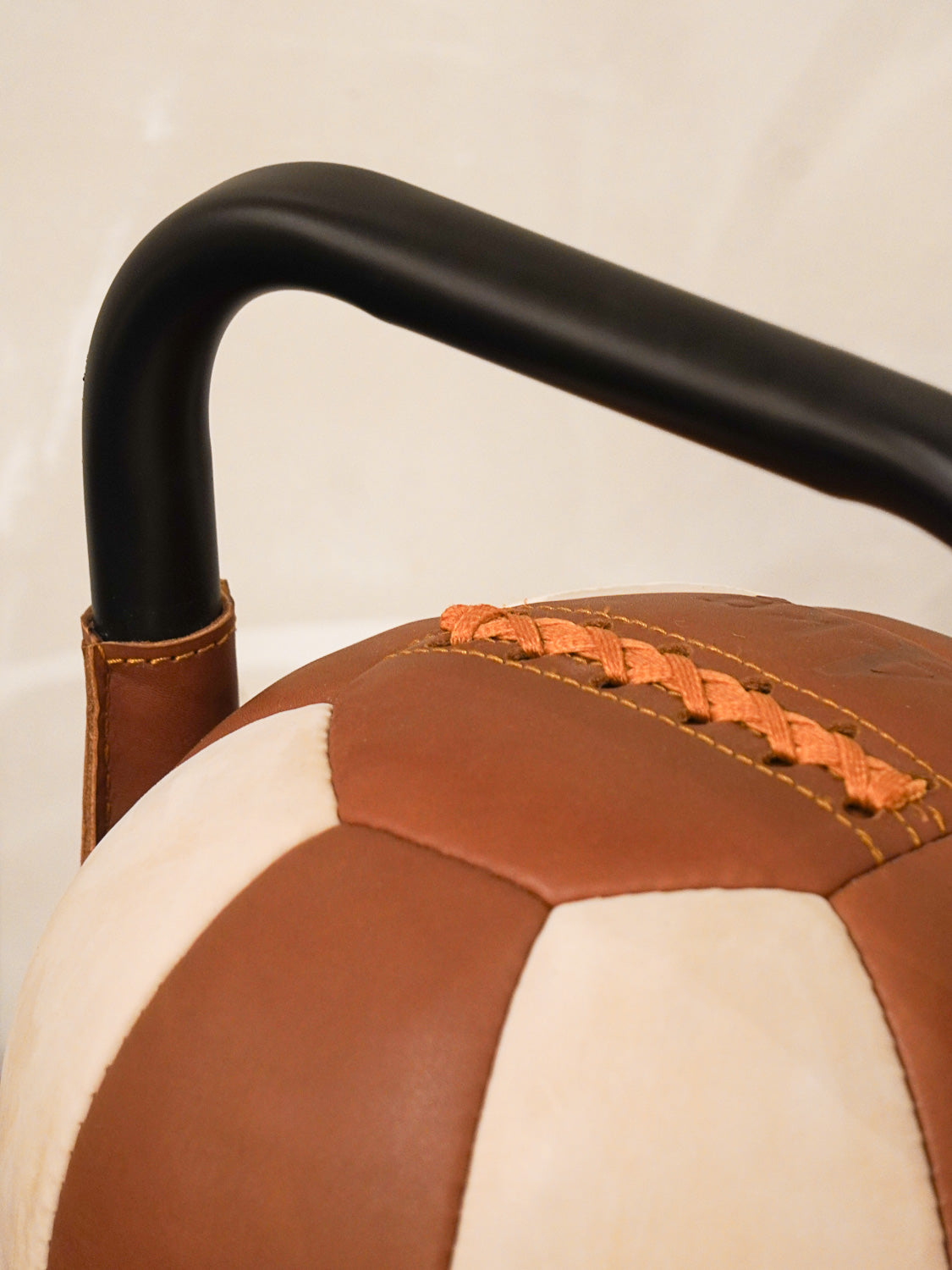 Versmissen - Netherlands - Leather Kettlebell 4KG