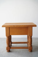 オークウッド <br> サイドテーブル / ナイトテーブル <br>大和店 - ヴィンテージ SHARK ATTACK