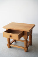 オークウッド <br> サイドテーブル / ナイトテーブル <br>大和店 - ヴィンテージ SHARK ATTACK