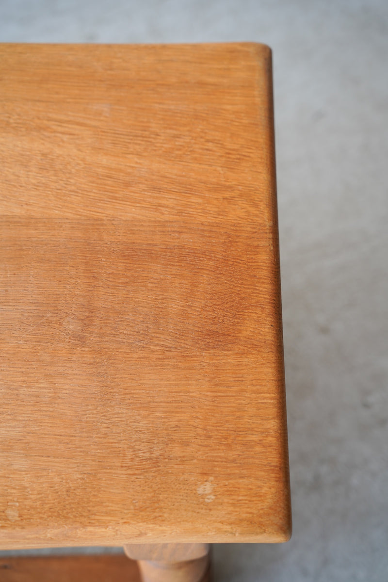 オークウッド <br> サイドテーブル / ナイトテーブル <br>大和店 - ヴィンテージ SHARK ATTACK