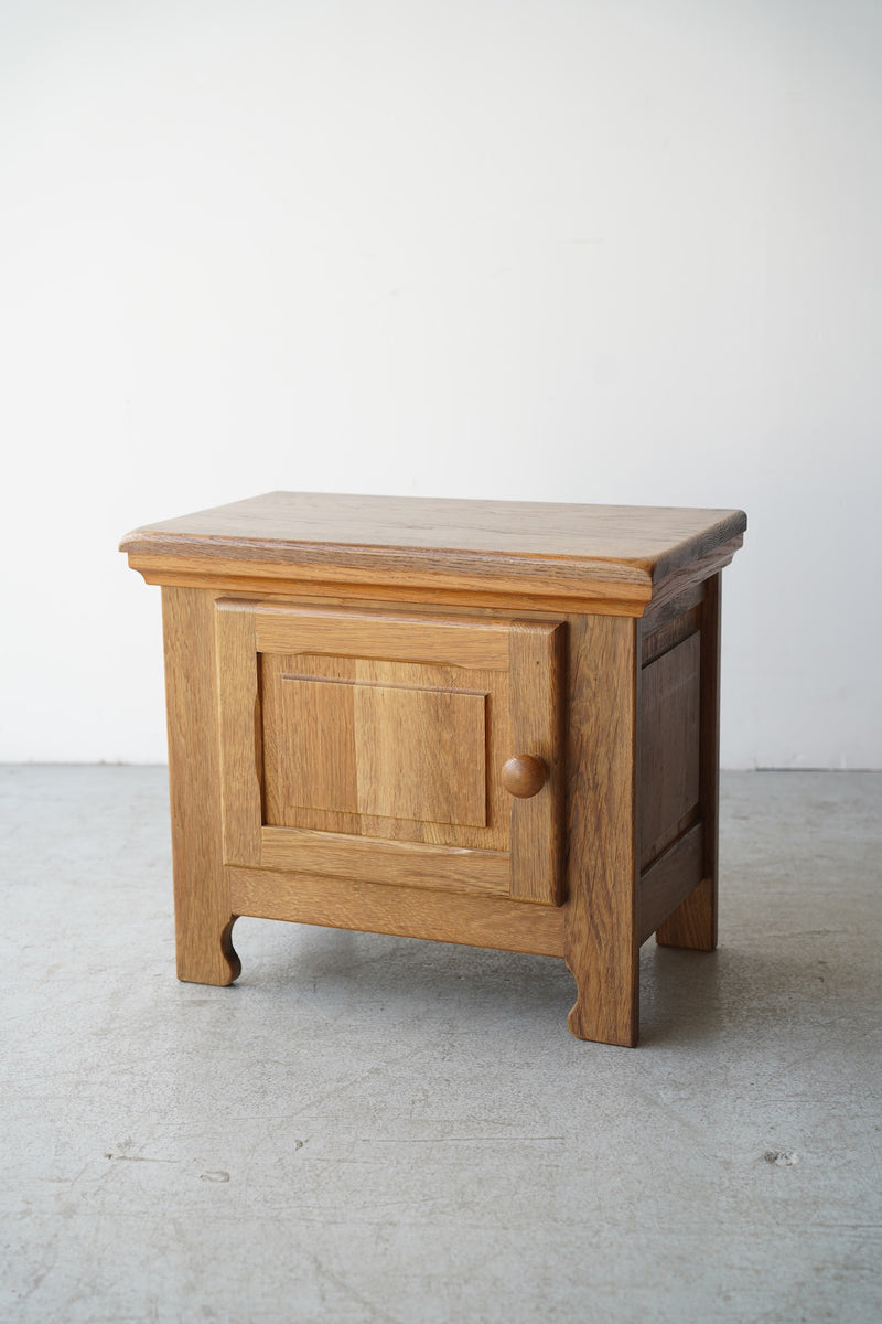 オークウッド ナイトテーブル/キャビネット <br>大和店 - ヴィンテージ SHARK ATTACK