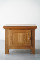 オークウッド ナイトテーブル/キャビネット <br>大和店 - ヴィンテージ SHARK ATTACK