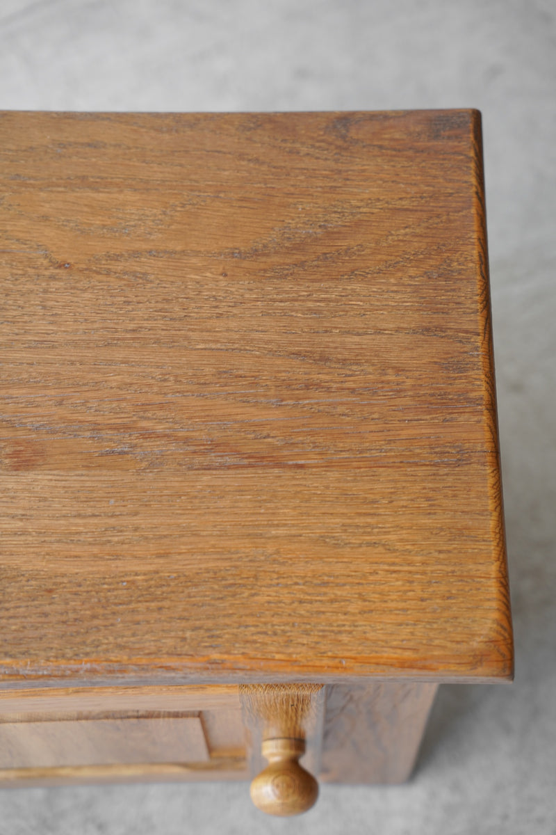 オークウッド ナイトテーブル/キャビネット <br>大和店 - ヴィンテージ SHARK ATTACK