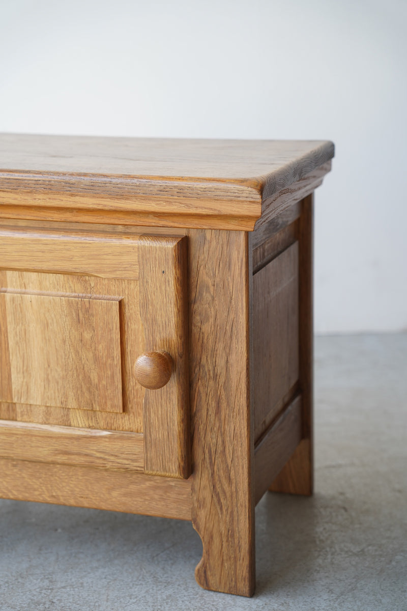 オークウッド ナイトテーブル/キャビネット <br>大和店 - ヴィンテージ SHARK ATTACK