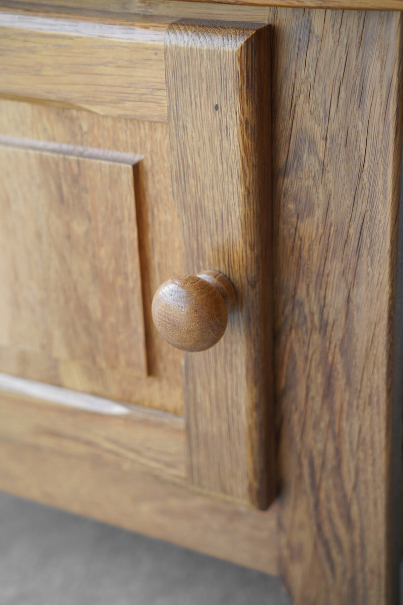 オークウッド ナイトテーブル/キャビネット <br>大和店 - ヴィンテージ SHARK ATTACK