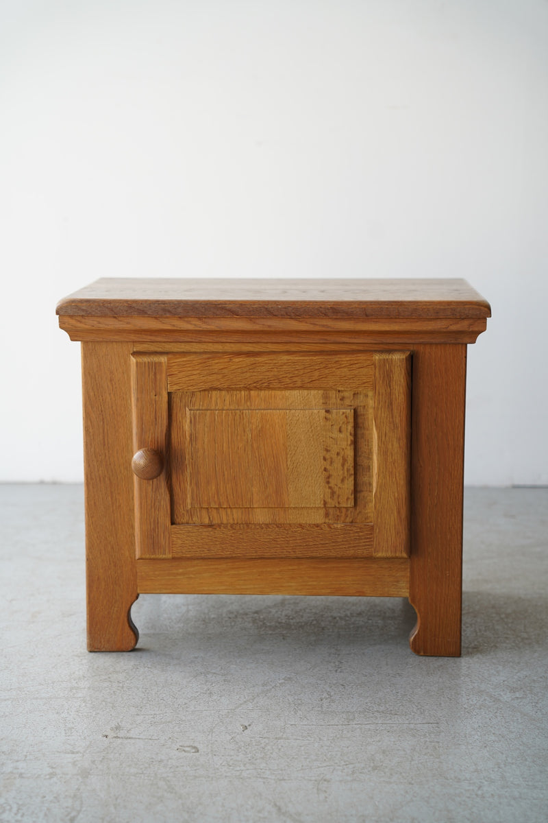 オークウッド ナイトテーブル/キャビネット <br>大和店 - ヴィンテージ SHARK ATTACK