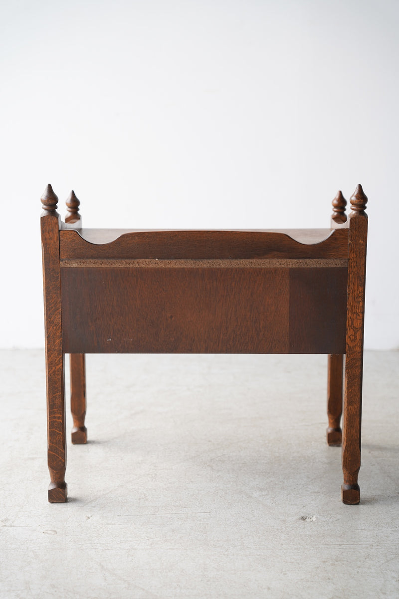 オークウッド ナイトテーブル/キャビネット <br>大和店 - ヴィンテージ SHARK ATTACK