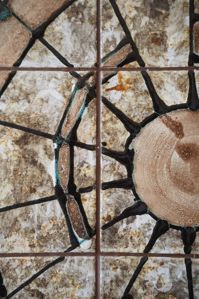 タイルトップ コーヒーテーブル <br>TAMAGAWA BASE - ヴィンテージ SHARK ATTACK