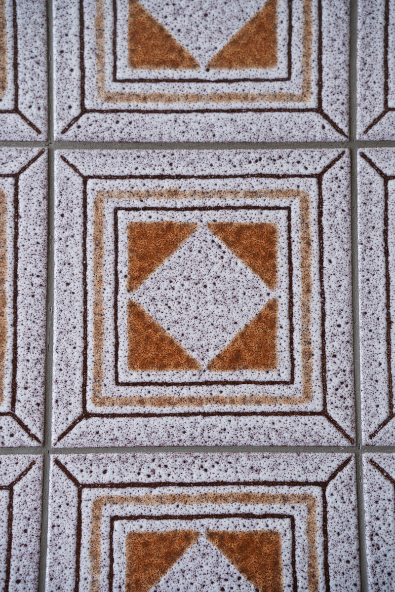 タイルトップ コーヒーテーブル <br>大和店 - ヴィンテージ SHARK ATTACK