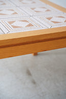 タイルトップ コーヒーテーブル <br>大和店 - ヴィンテージ SHARK ATTACK