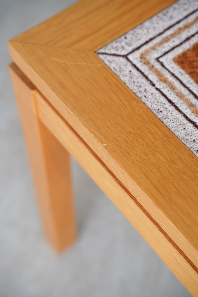 タイルトップ コーヒーテーブル <br>大和店 - ヴィンテージ SHARK ATTACK