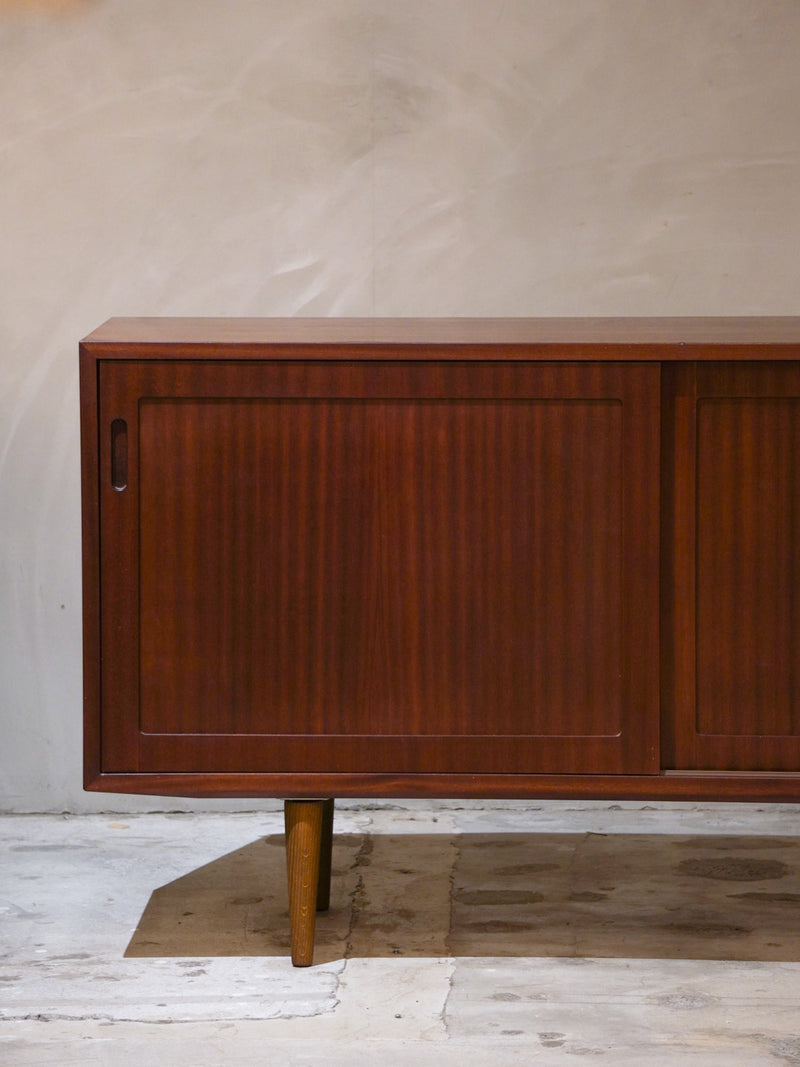 Hundevad & Co社 , Poul Hundevad<br>ウッド サイドボード <br>Denmark <br>bob's box