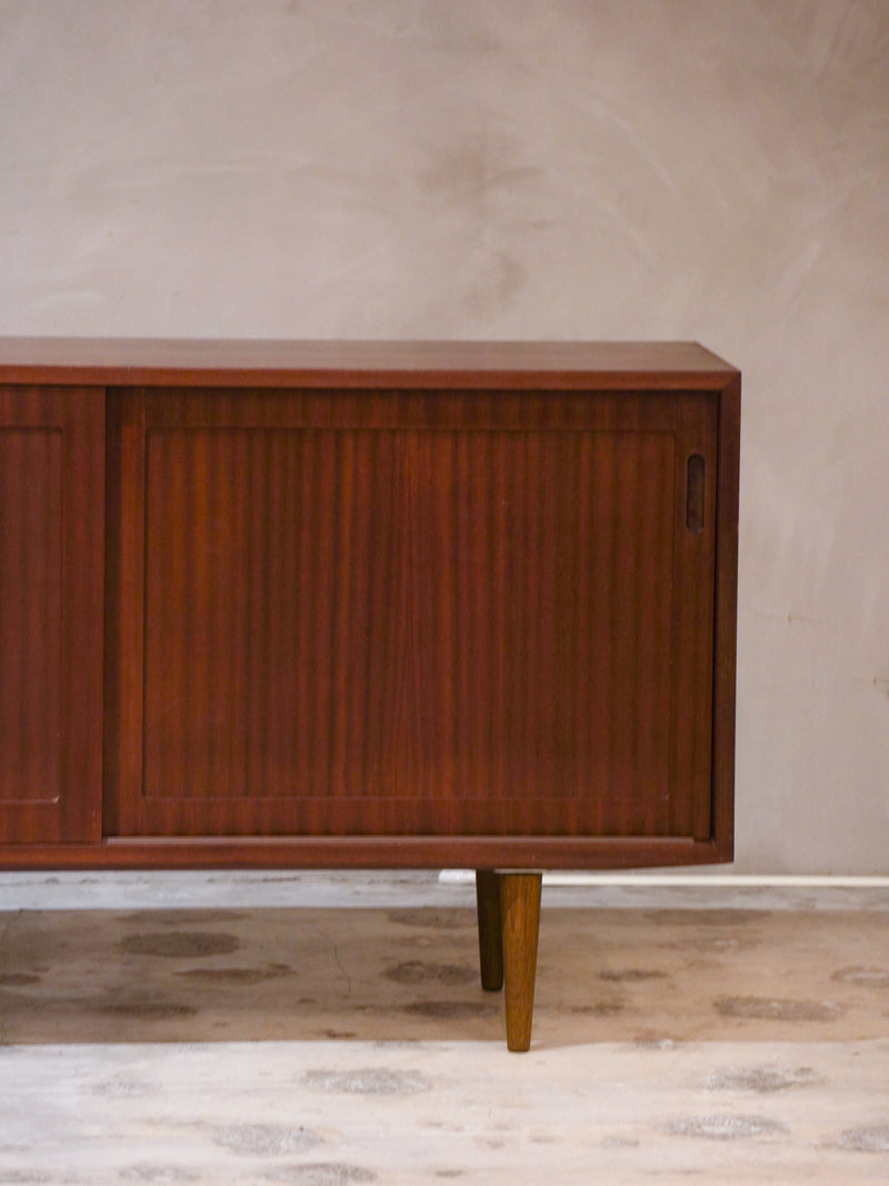 Hundevad & Co社 , Poul Hundevad<br>ウッド サイドボード <br>Denmark <br>bob's box