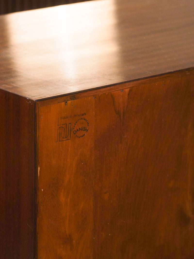 Hundevad & Co社 , Poul Hundevad<br>ウッド サイドボード <br>Denmark <br>bob's box