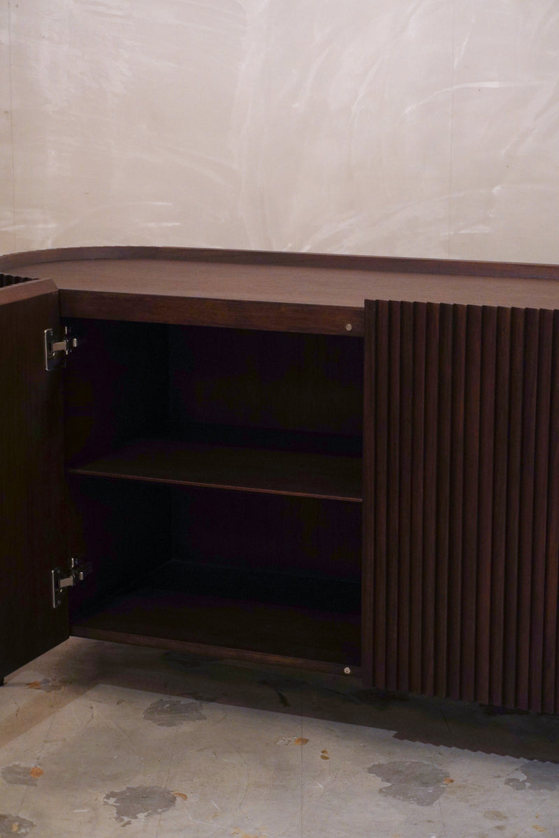 Versmissen<br>Pogoro Sideboard<br>bob's box - ヴィンテージ SHARK ATTACK