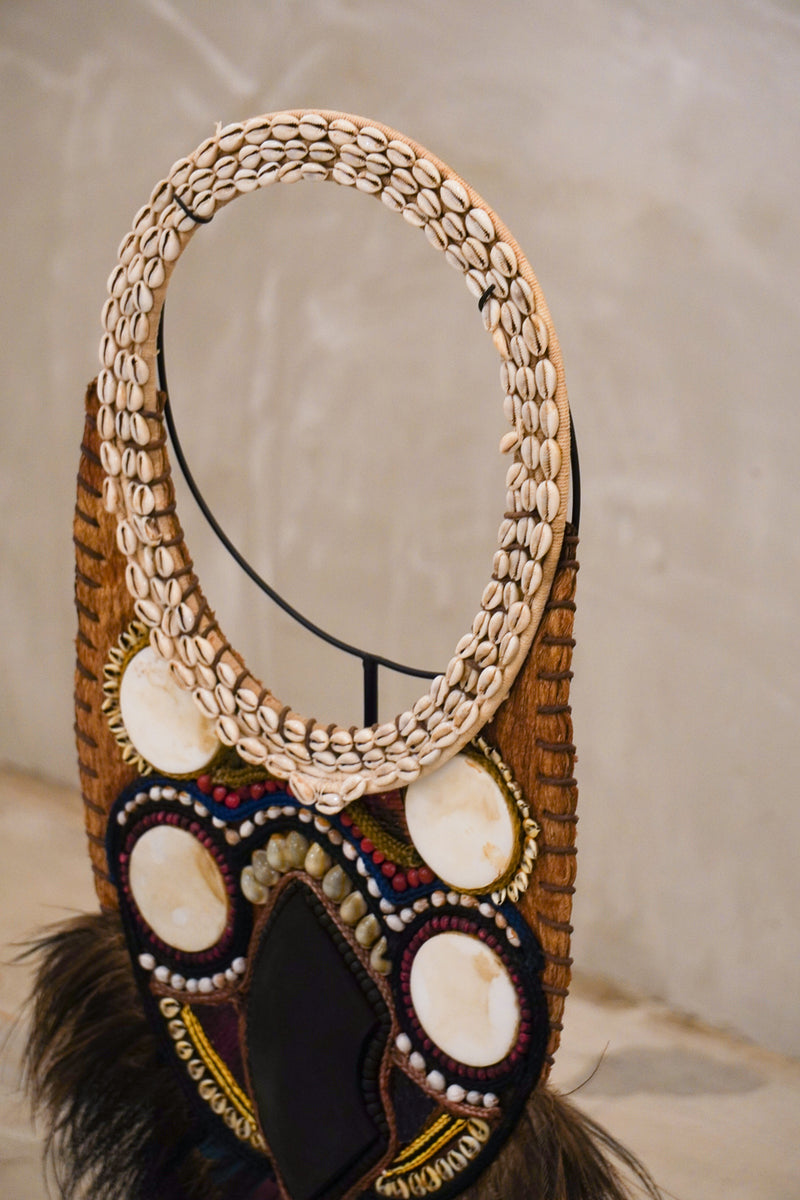 Versmissen<br>Papua Necklace Big On Stand<br>cerote antiques - ヴィンテージ SHARK ATTACK