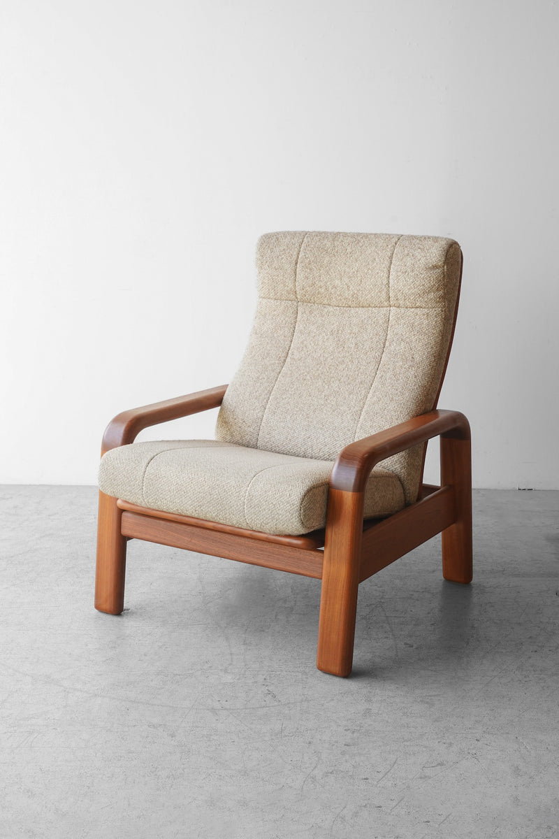 H DESIGN <br> ファブリック ラウンジチェア <br> Denmark <br> 大和店 - ヴィンテージ SHARK ATTACK