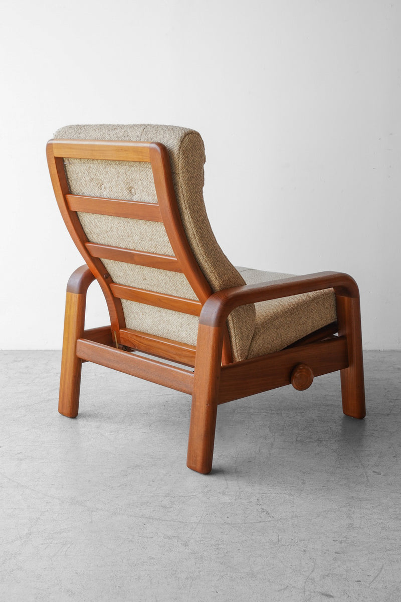 H DESIGN <br> ファブリック ラウンジチェア <br> Denmark <br> 大和店 - ヴィンテージ SHARK ATTACK