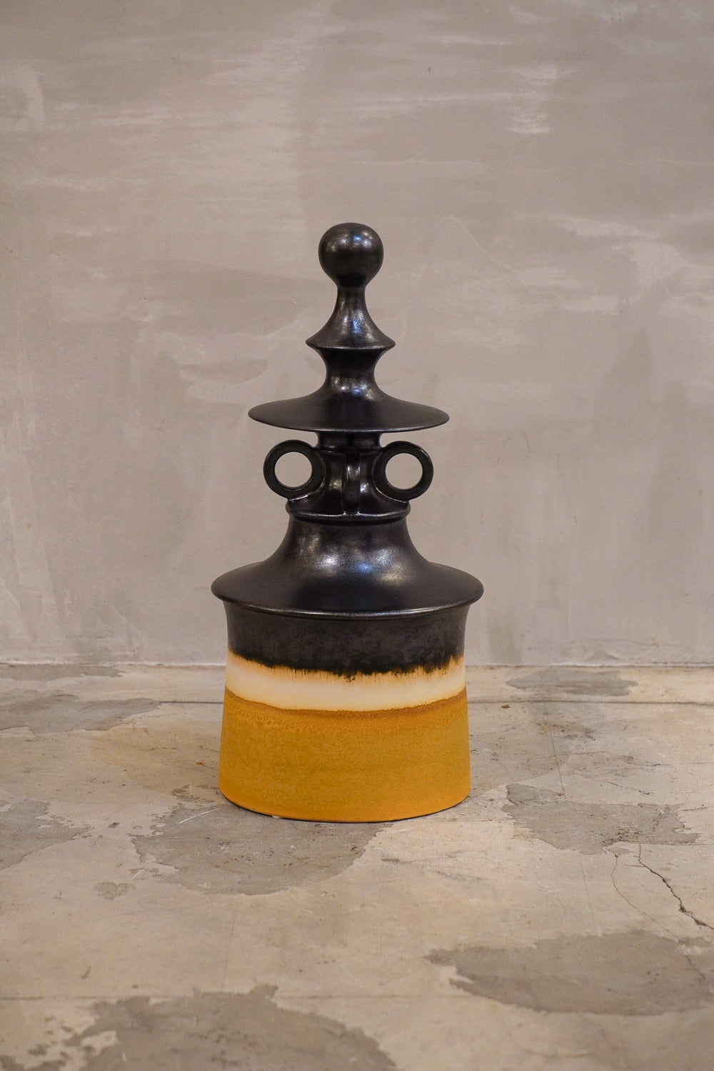 Versmissen<br>Datoga Jar Bronze and Yellow <br>bob's box ・大阪店 - ヴィンテージ SHARK ATTACK