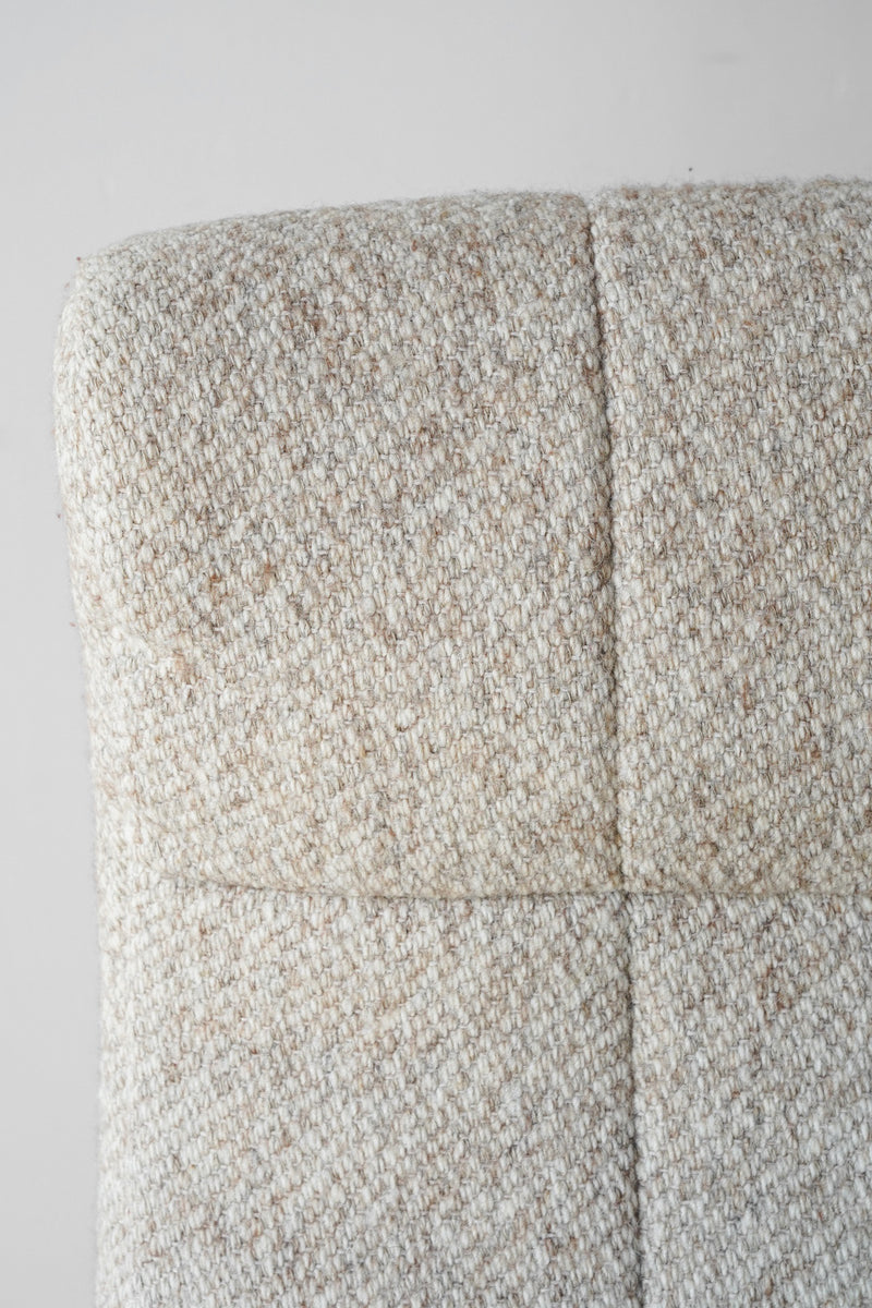 H DESIGN <br> ファブリック ラウンジチェア <br> Denmark <br> 大和店 - ヴィンテージ SHARK ATTACK