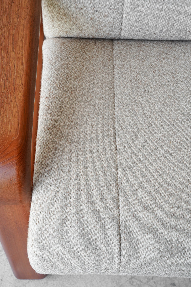 H DESIGN <br> ファブリック ラウンジチェア <br> Denmark <br> 大和店 - ヴィンテージ SHARK ATTACK