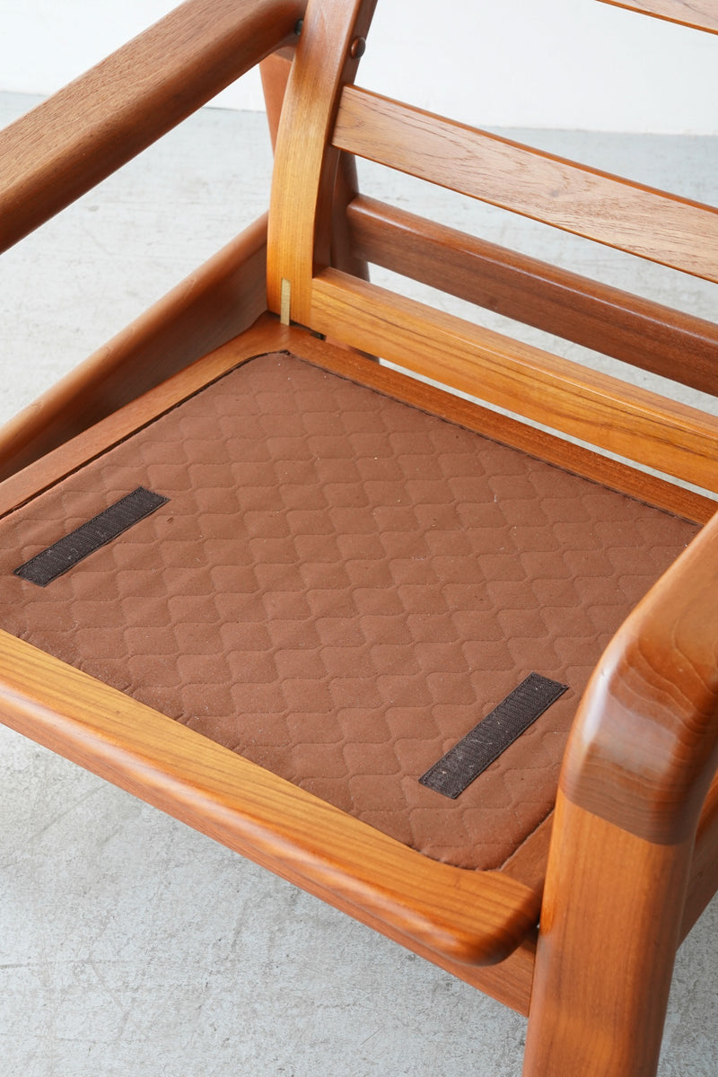 H DESIGN <br> ファブリック ラウンジチェア <br> Denmark <br> 大和店 - ヴィンテージ SHARK ATTACK