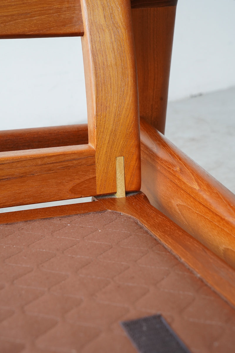 H DESIGN <br> ファブリック ラウンジチェア <br> Denmark <br> 大和店 - ヴィンテージ SHARK ATTACK