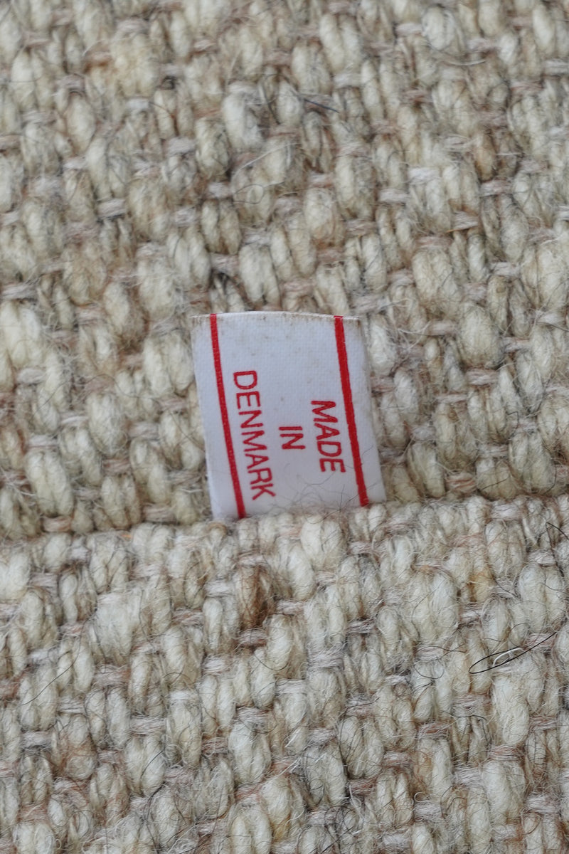 H DESIGN <br> ファブリック ラウンジチェア <br> Denmark <br> 大和店 - ヴィンテージ SHARK ATTACK