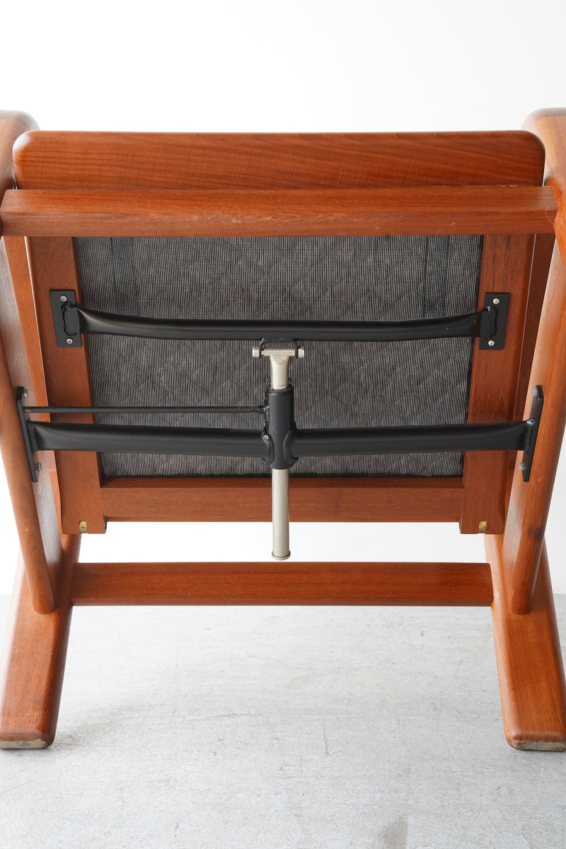 H DESIGN <br> ファブリック ラウンジチェア <br> Denmark <br> 大和店 - ヴィンテージ SHARK ATTACK