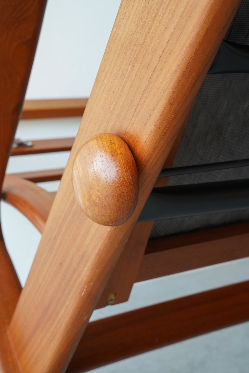 H DESIGN <br> ファブリック ラウンジチェア <br> Denmark <br> 大和店 - ヴィンテージ SHARK ATTACK