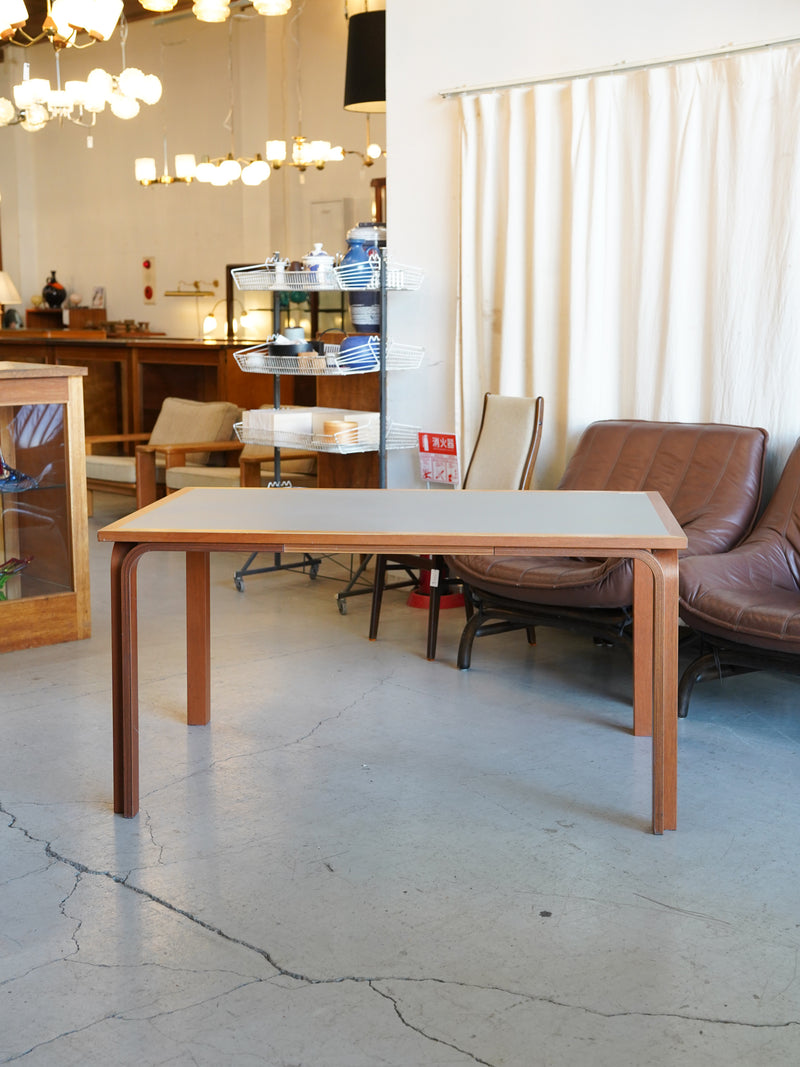 TABLE TABLE