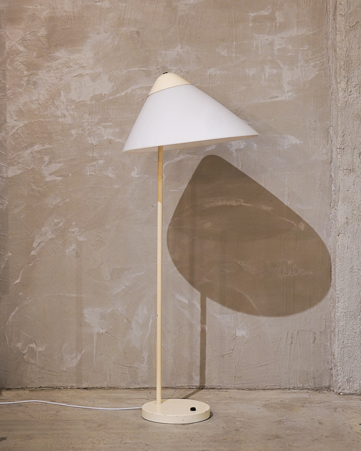 Louis Poulsen社  , Hans J Wegner - "Opala" フロアランプ - 1970's , Denmark