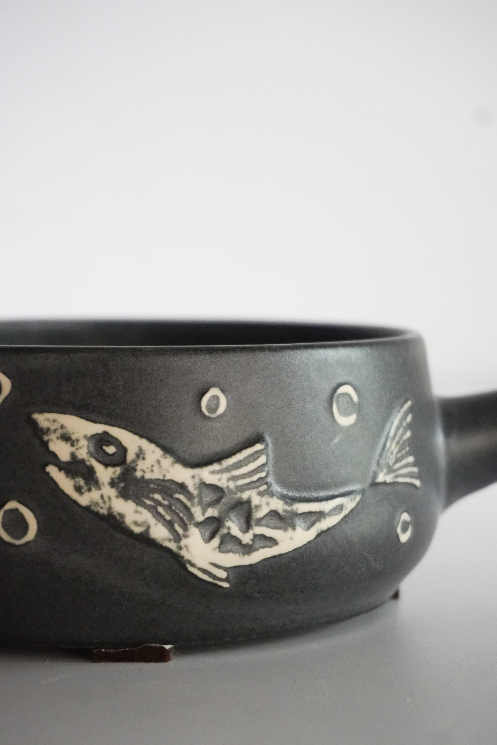 Denmark セラミックキャセロール <br>ヴィンテージ<br>cerote antiques - ヴィンテージ SHARK ATTACK