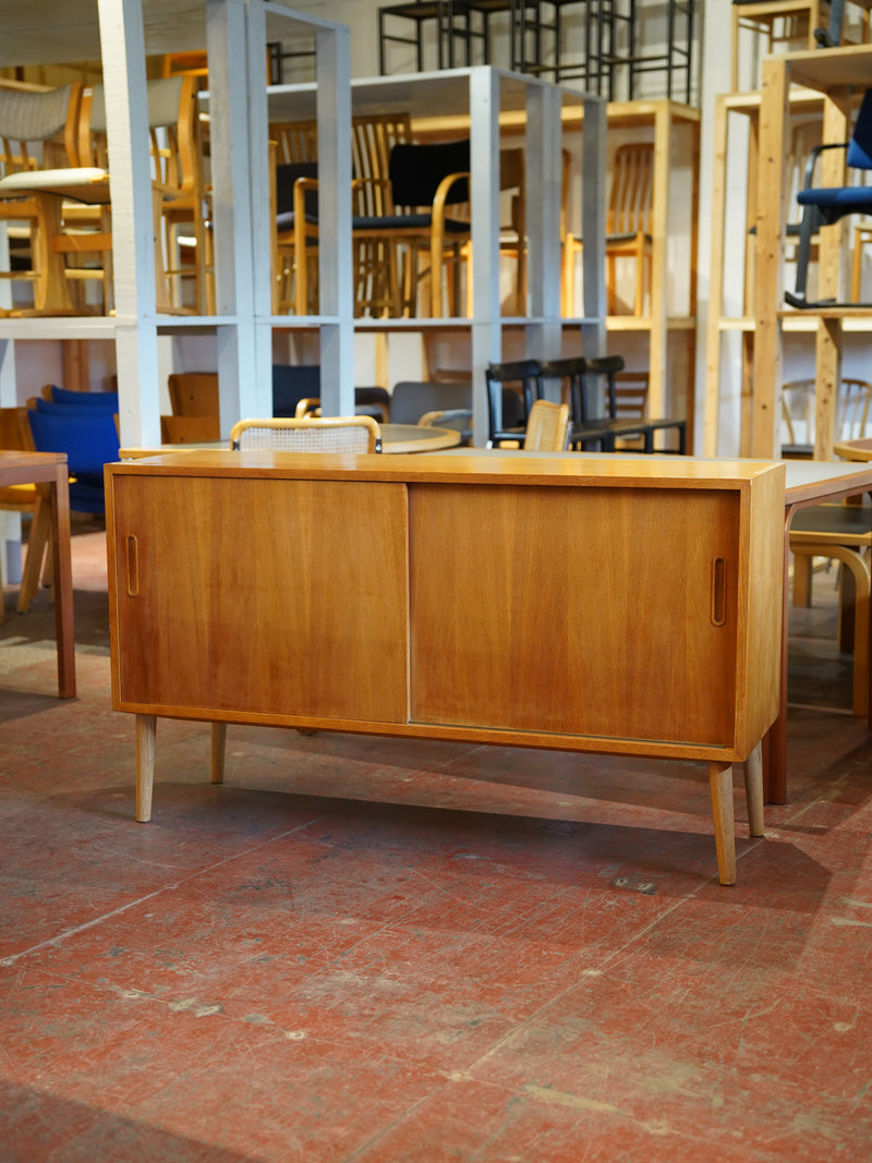 SIDE BOARD