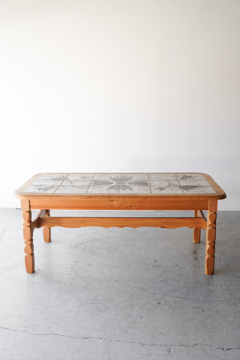 タイルトップ コーヒーテーブル <br>reload店 - ヴィンテージ SHARK ATTACK