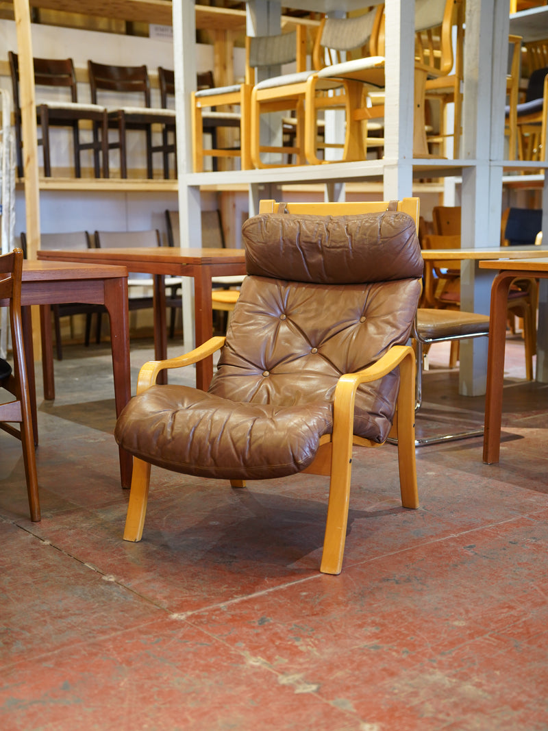 SEATING