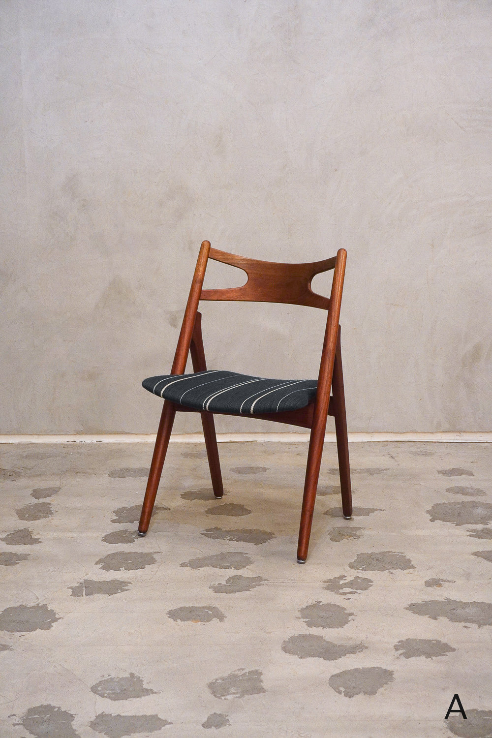 Hans J. Wegner CH29 ダイニングチェア(A/B) 2脚<br>ヴィンテージ <br>大阪店 - ヴィンテージ SHARK ATTACK