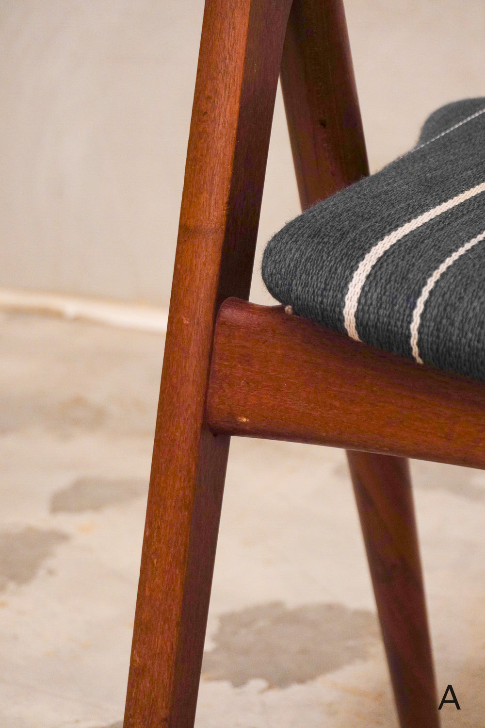 Hans J. Wegner CH29 ダイニングチェア(A/B) 2脚<br>ヴィンテージ <br>大阪店 - ヴィンテージ SHARK ATTACK