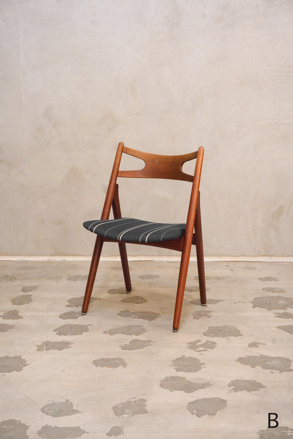 Hans J. Wegner CH29 ダイニングチェア(A/B) 2脚<br>ヴィンテージ <br>大阪店 - ヴィンテージ SHARK ATTACK