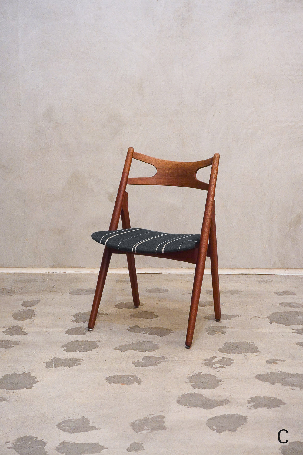 Hans J. Wegner CH29 ダイニングチェア(C/D) 2脚<br>ヴィンテージ <br>大阪店 - ヴィンテージ SHARK ATTACK