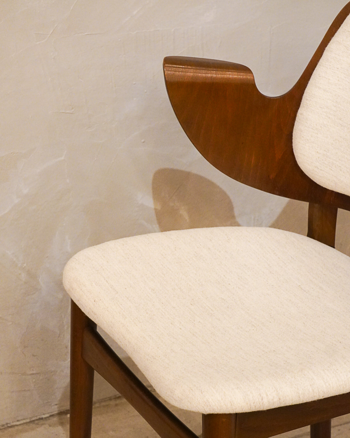 Warm Nordic  "Hans Olsen" - "Gesture Chair" ダイニングチェア - Denmark - bob's box