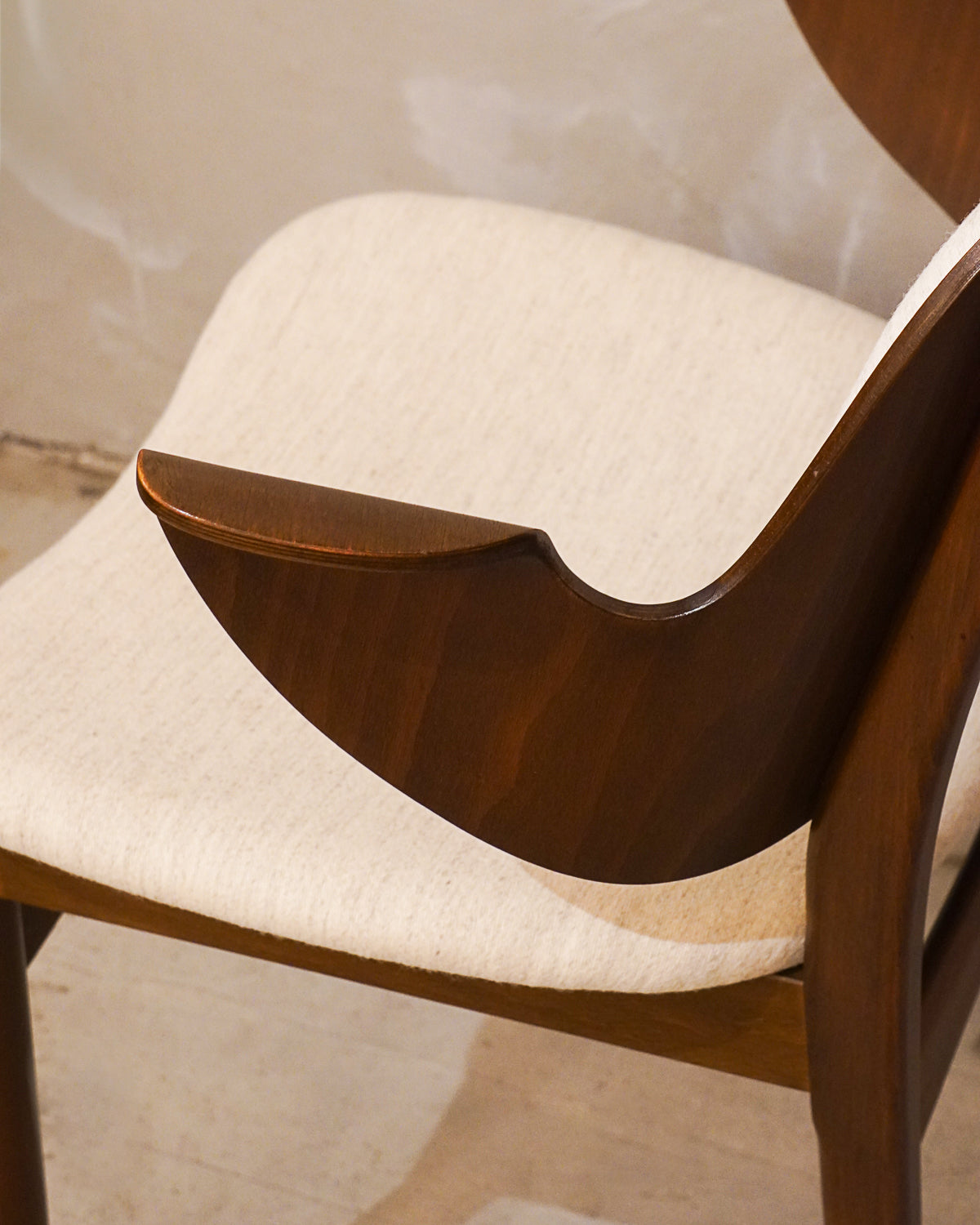 Warm Nordic  "Hans Olsen" - "Gesture Chair" ダイニングチェア - Denmark - bob's box
