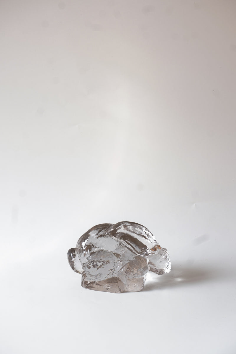 Pukeberg社<br>ウサギ オブジェ <br>Sweden<br>cerote antiques - ヴィンテージ SHARK ATTACK