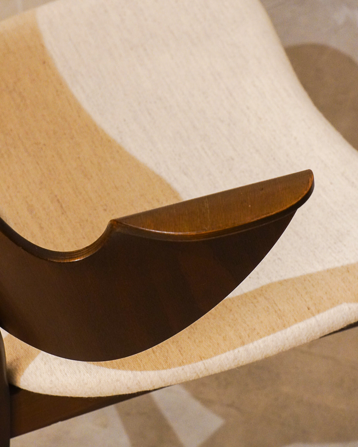 Warm Nordic  "Hans Olsen" - "Gesture Chair" ダイニングチェア - Denmark - bob's box