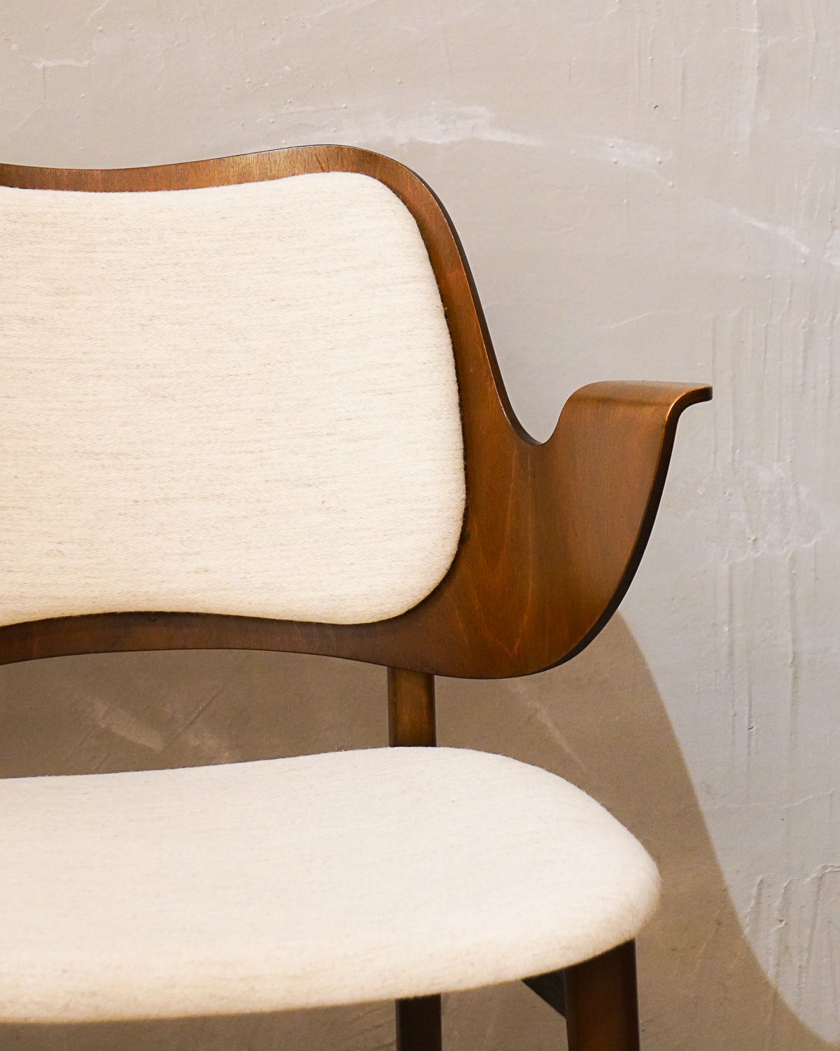Warm Nordic  "Hans Olsen" - "Gesture Chair" ダイニングチェア - Denmark - bob's box