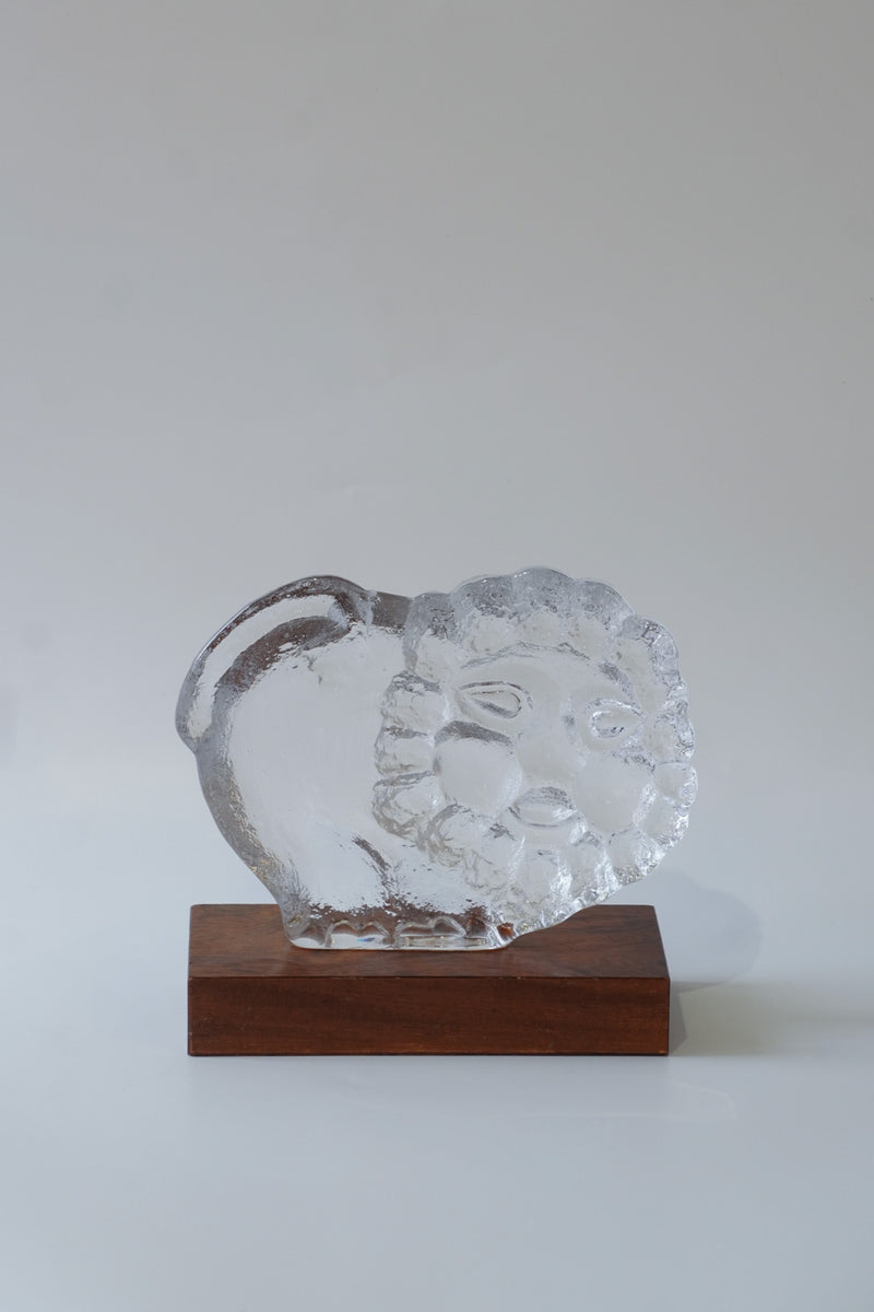 Skruf 社<br>ライオンオブジェ （台座付き） <br>Sweden<br>bob's box - ヴィンテージ SHARK ATTACK