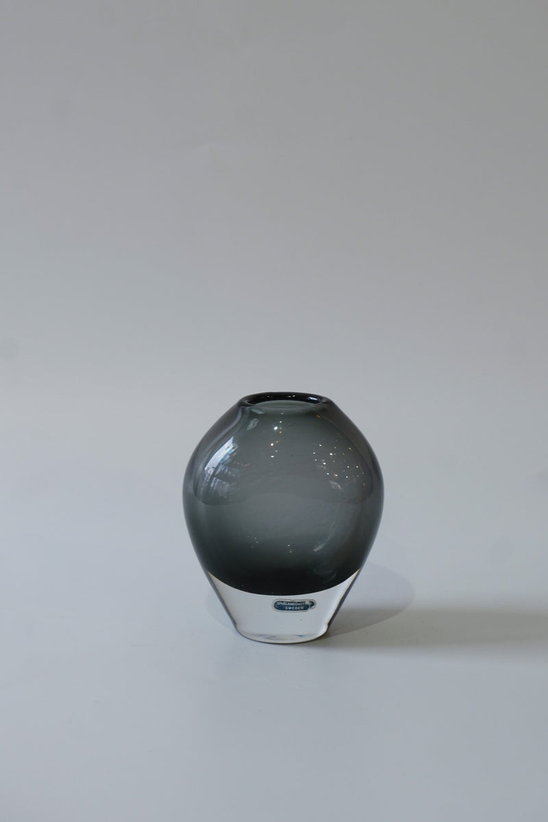 フラワーベース <br>Sweden , Smålandsnyttan<br>cerote antiques - ヴィンテージ SHARK ATTACK