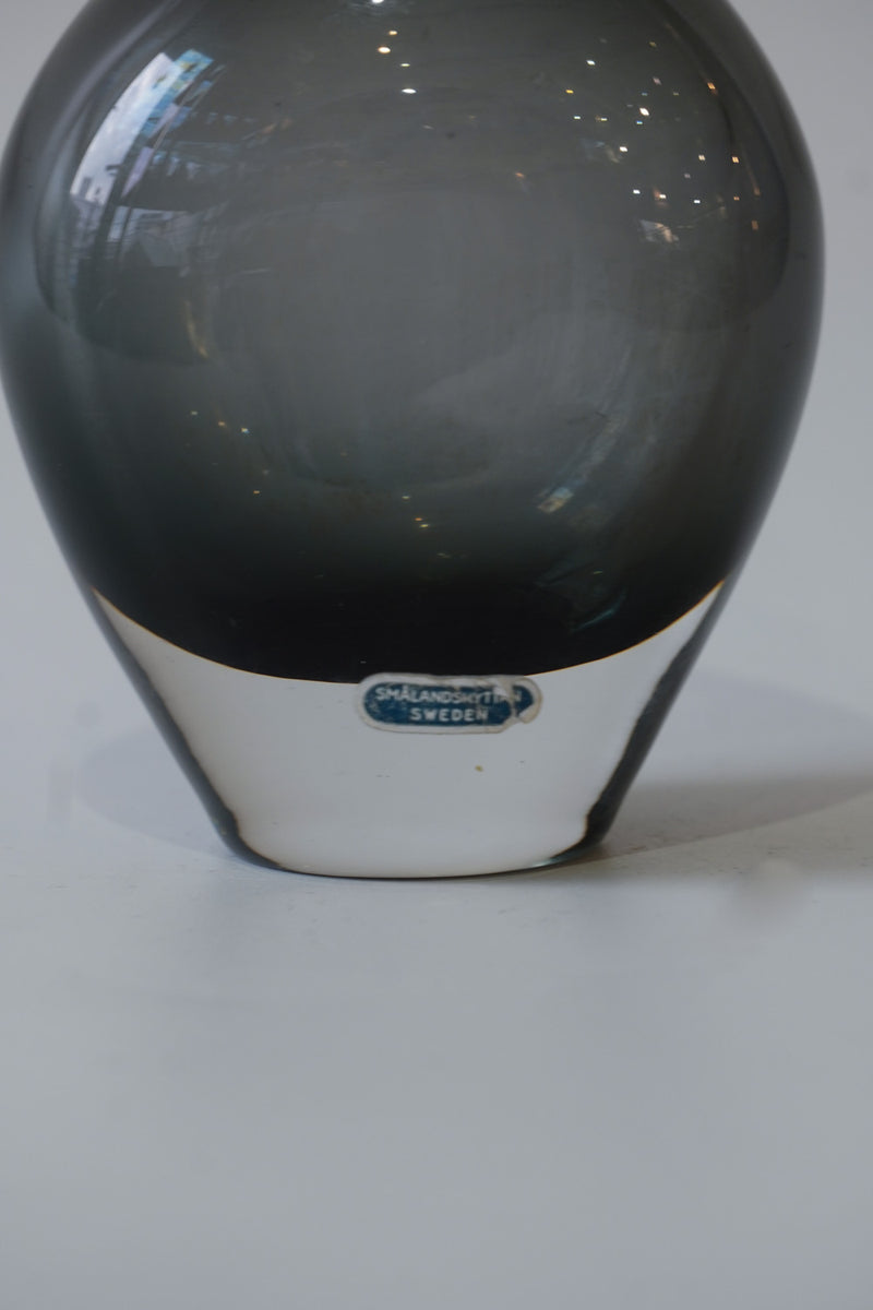 フラワーベース <br>Sweden , Smålandsnyttan<br>cerote antiques - ヴィンテージ SHARK ATTACK