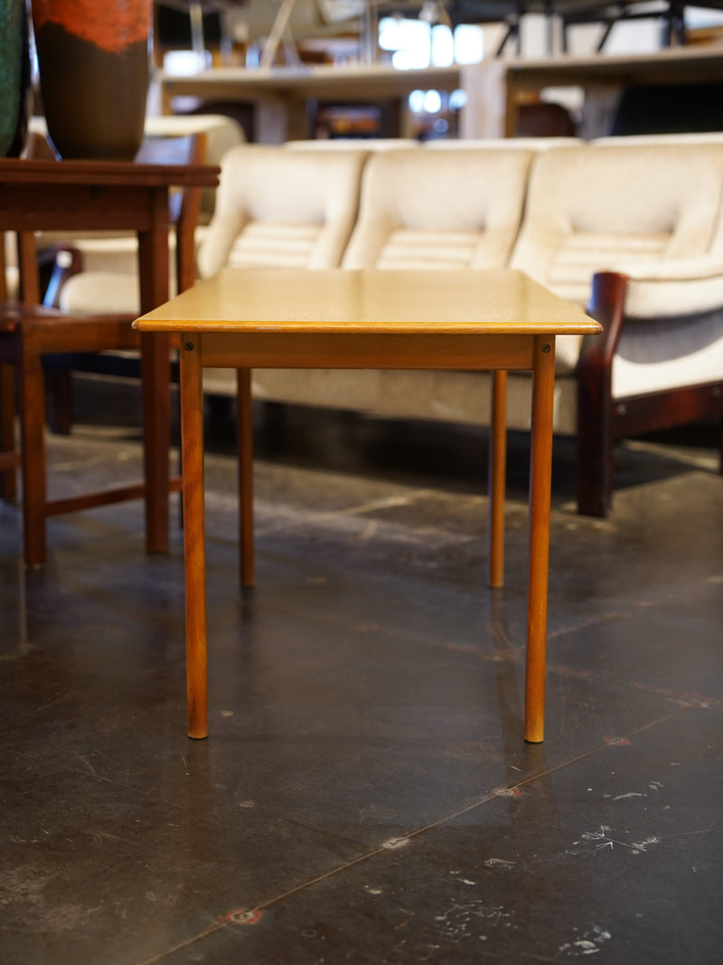 LOW TABLE / SIDE TABLE