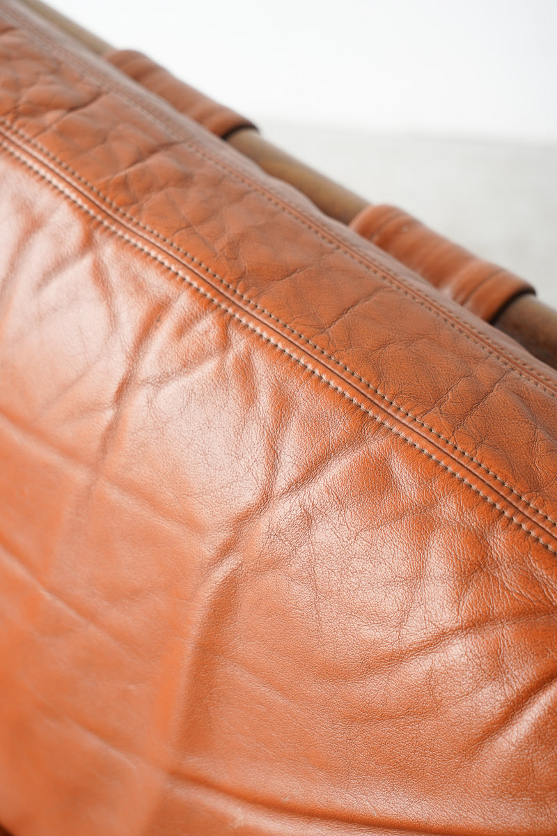 Brazilian Modern Design <br> 1シーター ソファ <br>1960-1970s , Brazil <br>TAMAGAWA BASE - ヴィンテージ SHARK ATTACK